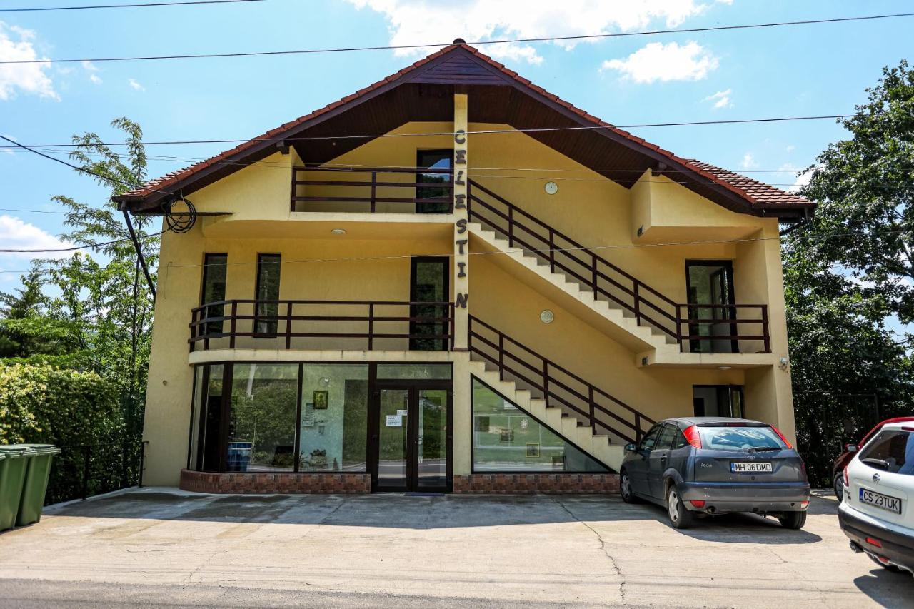 Pensiunea Celestin Ieşelniţa 外观 照片
